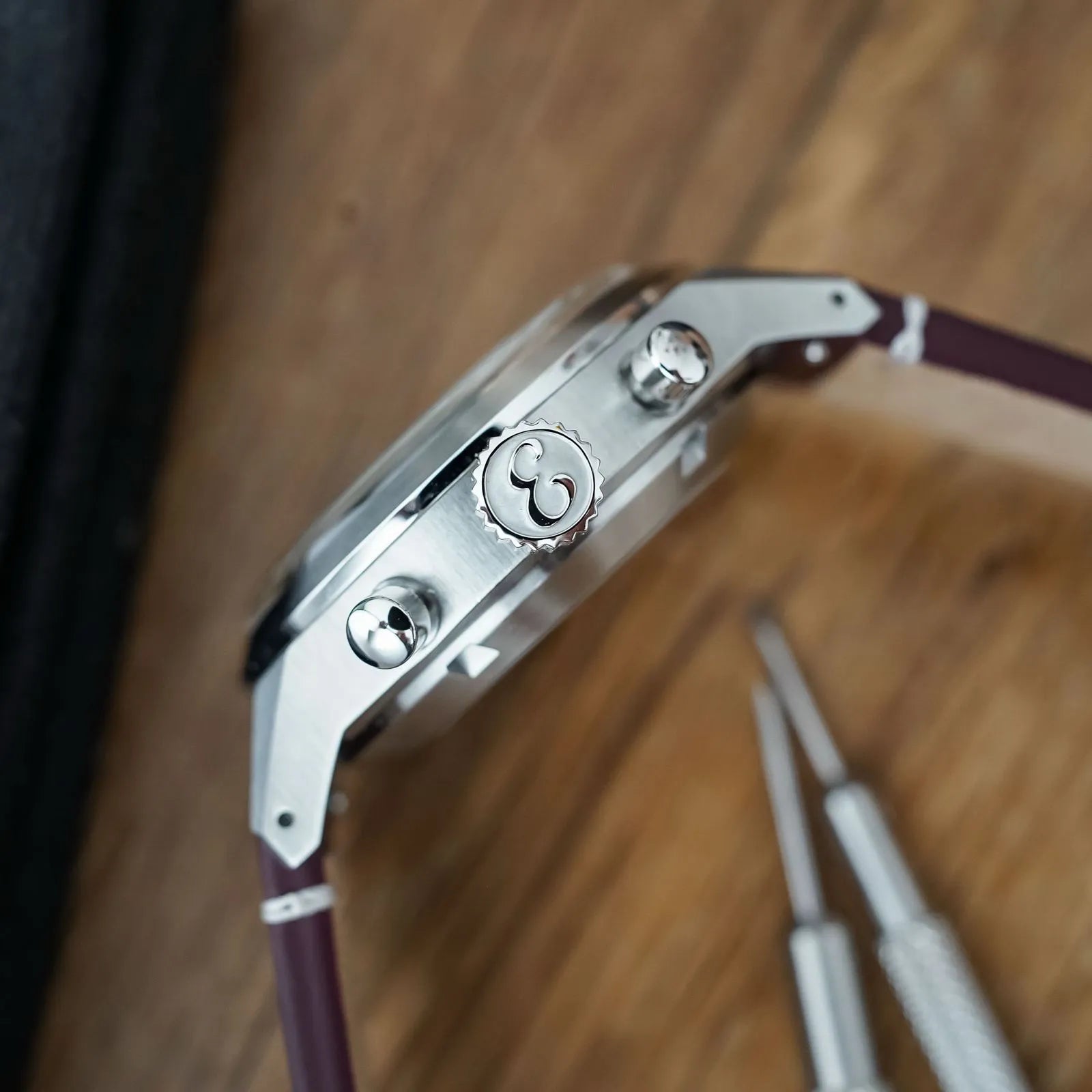 Couronne Eska, cornes percées